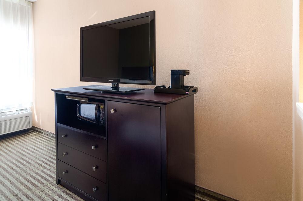 Quality Suites Irving-Las Colinas Exteriör bild