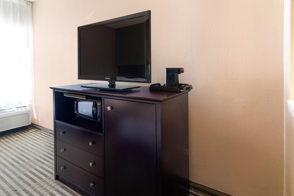 Quality Suites Las Colinas Center Irving Exteriör bild