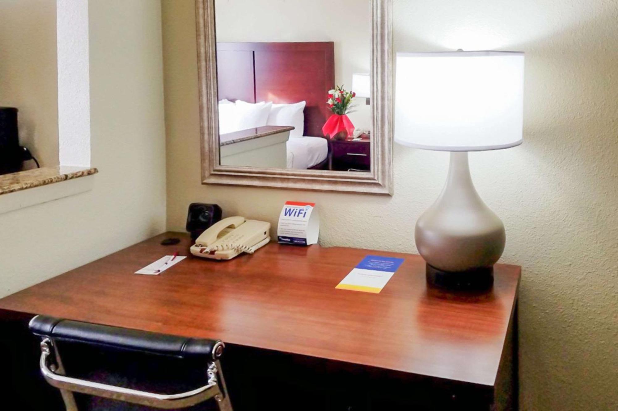 Quality Suites Irving-Las Colinas Exteriör bild