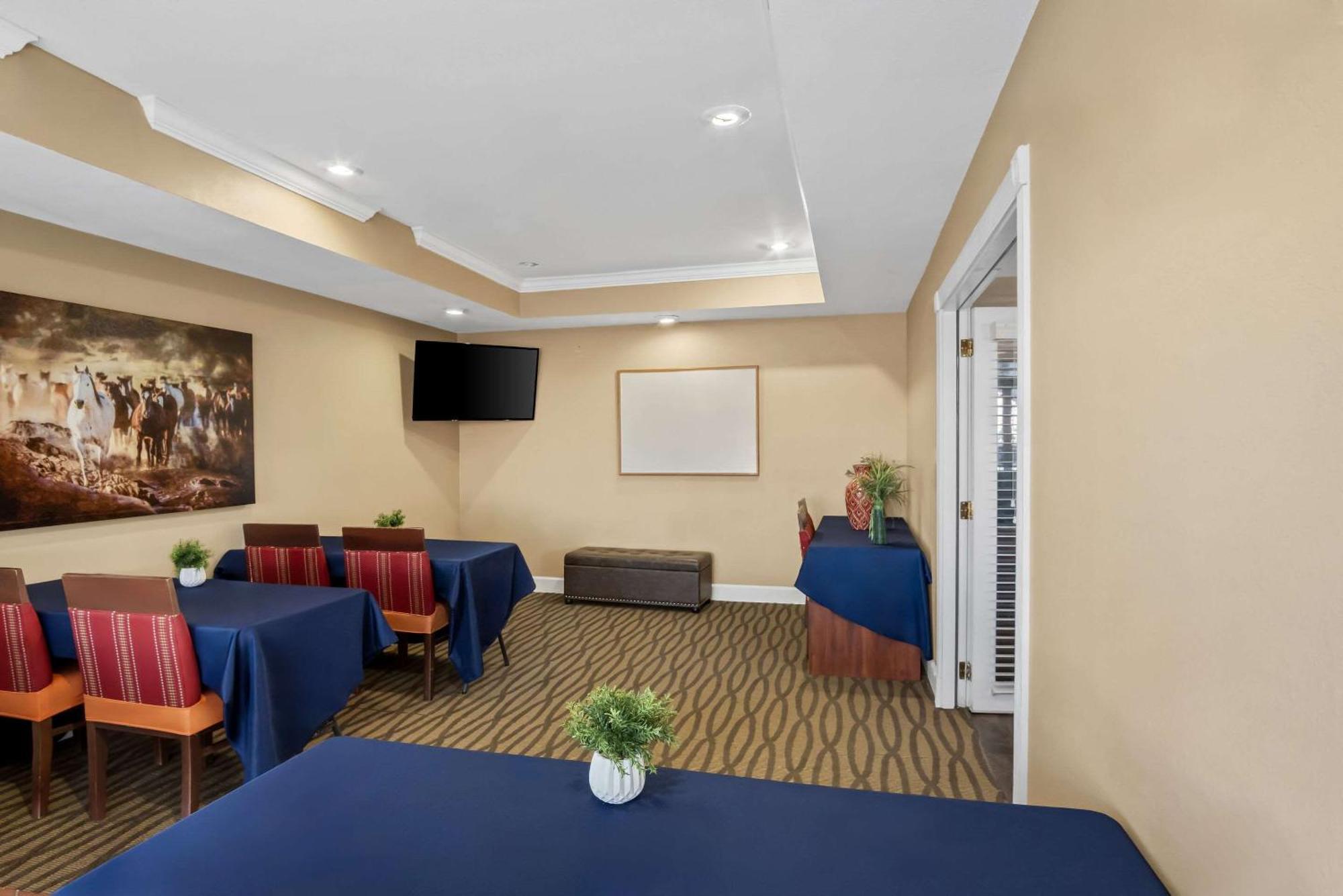 Quality Suites Irving-Las Colinas Exteriör bild